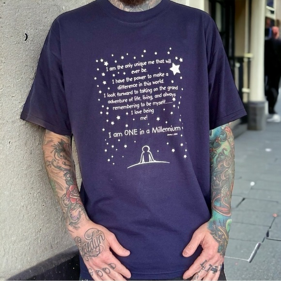 Vintage Navy blue Millenium y2k t shirt
Dated Jan 1 2000 gildan heavy tag
Mens - Picture 1 of 6